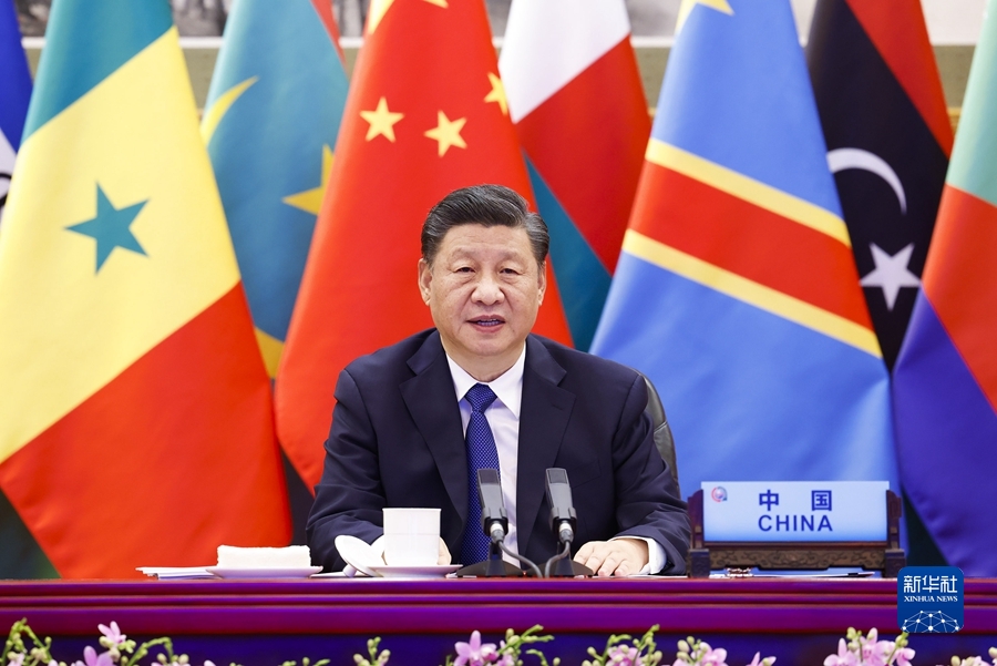  　　11月29日晚，国家主席习近平在北京以视频方式出席中非合作论坛第八届部长级会议开幕式并发表题为《同舟共济，继往开来，携手构建新时代中非命运共同体》的主旨演讲。新华社记者 黄敬文 摄