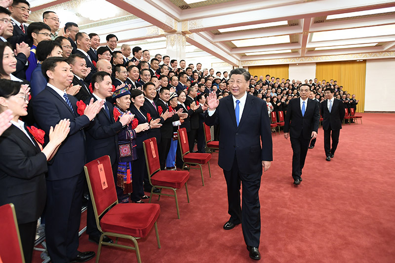 5月25日，党和国家领导人习近平、李克强、王沪宁、韩正等在北京人民大会堂会见第九次全国信访工作会议代表。新华社记者 谢环驰 摄